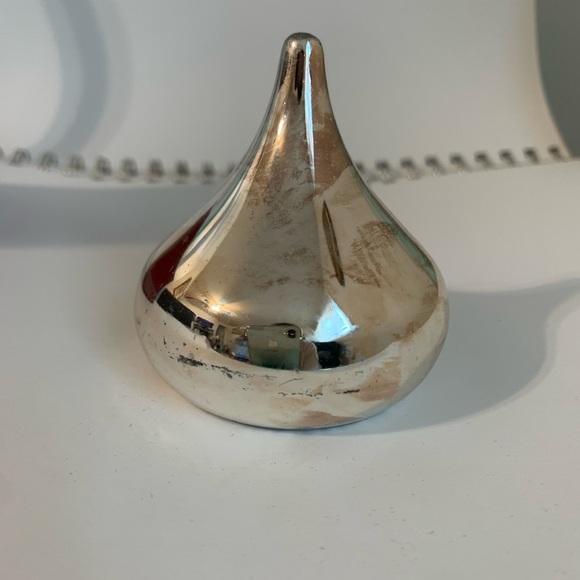 Vintage Jonal Hershey Kiss Silver Plated Paperweight—Made in Great Britain - Picture 4 of 7